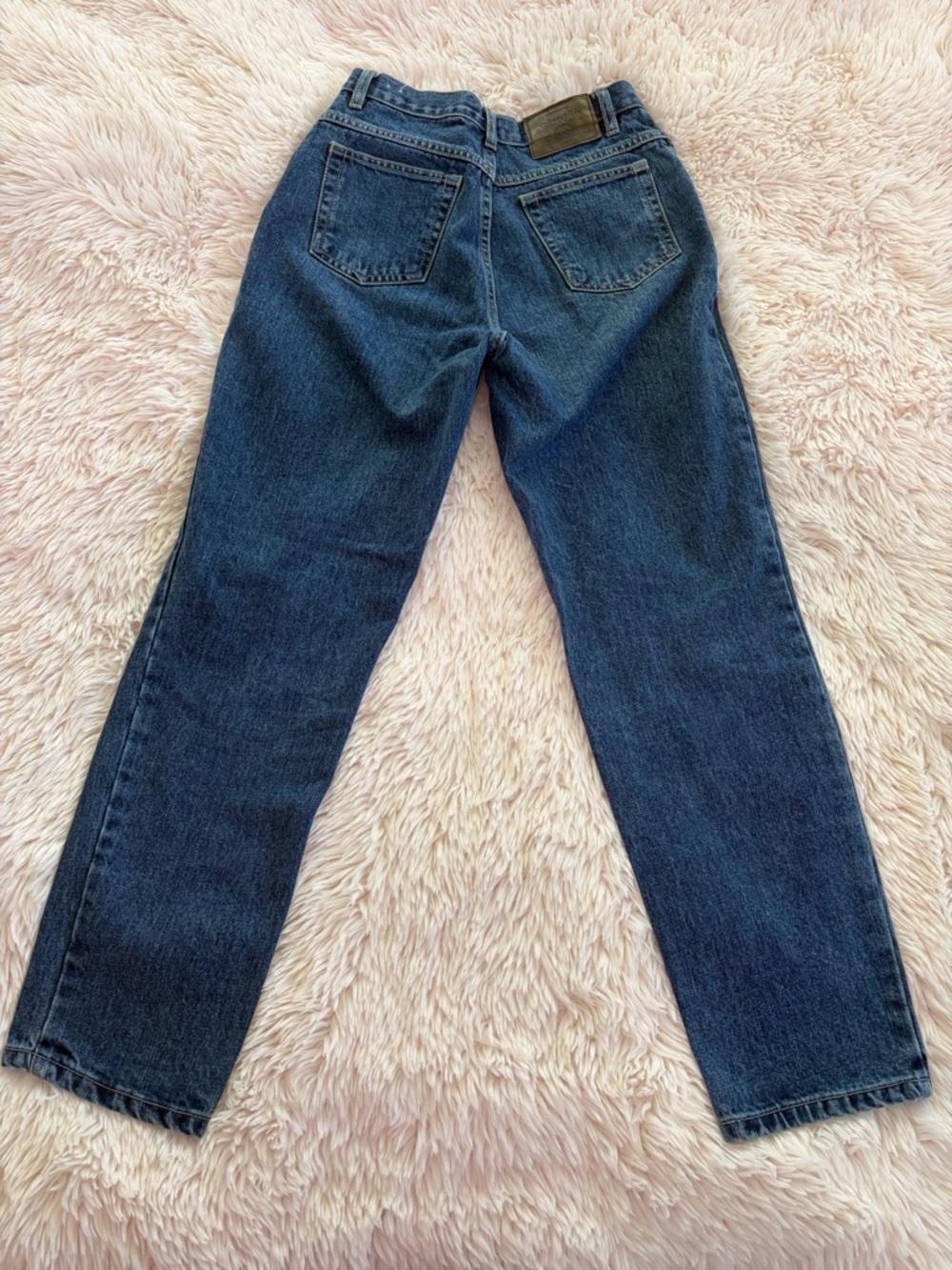 St. John's Bay Women's Straight Leg Jeans in Dark Blue Denim - Picture 3 of 3